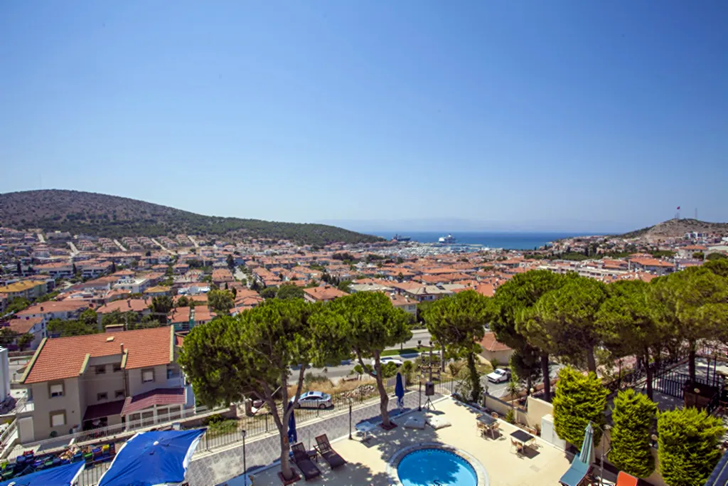 Otelden Çeşme panoraması — Solmaz Deluxe Otel Çeşme