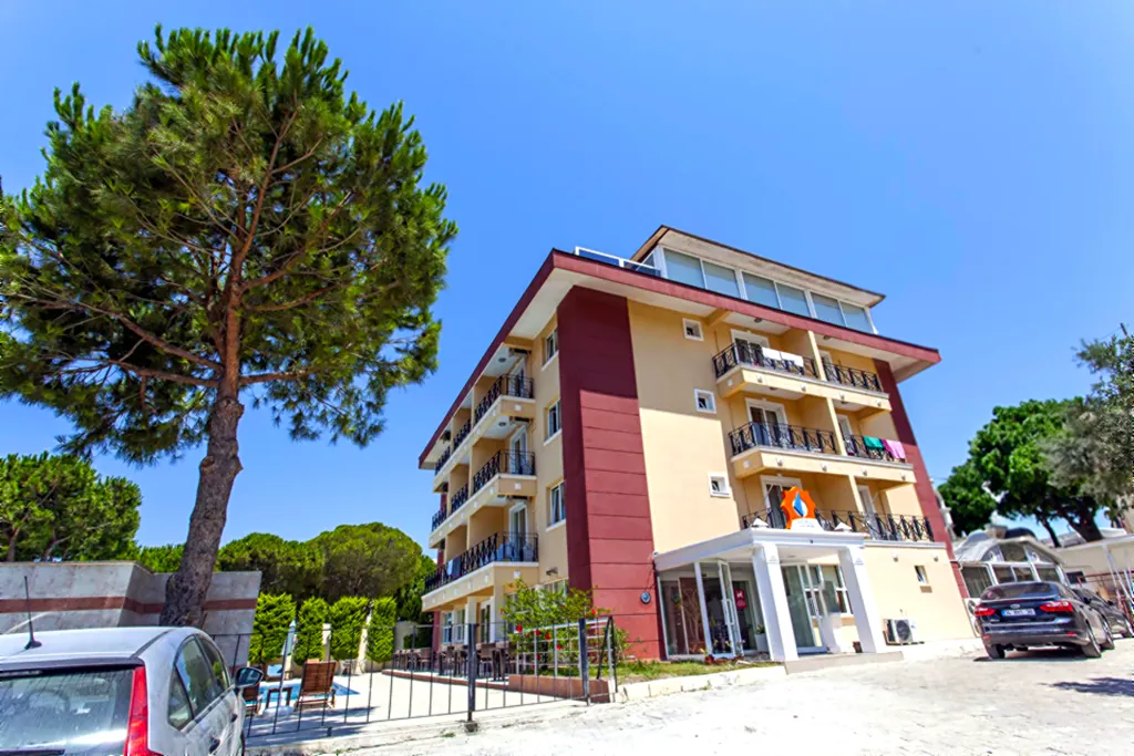 Otel dış cephesi — Solmaz Deluxe Otel Çeşme